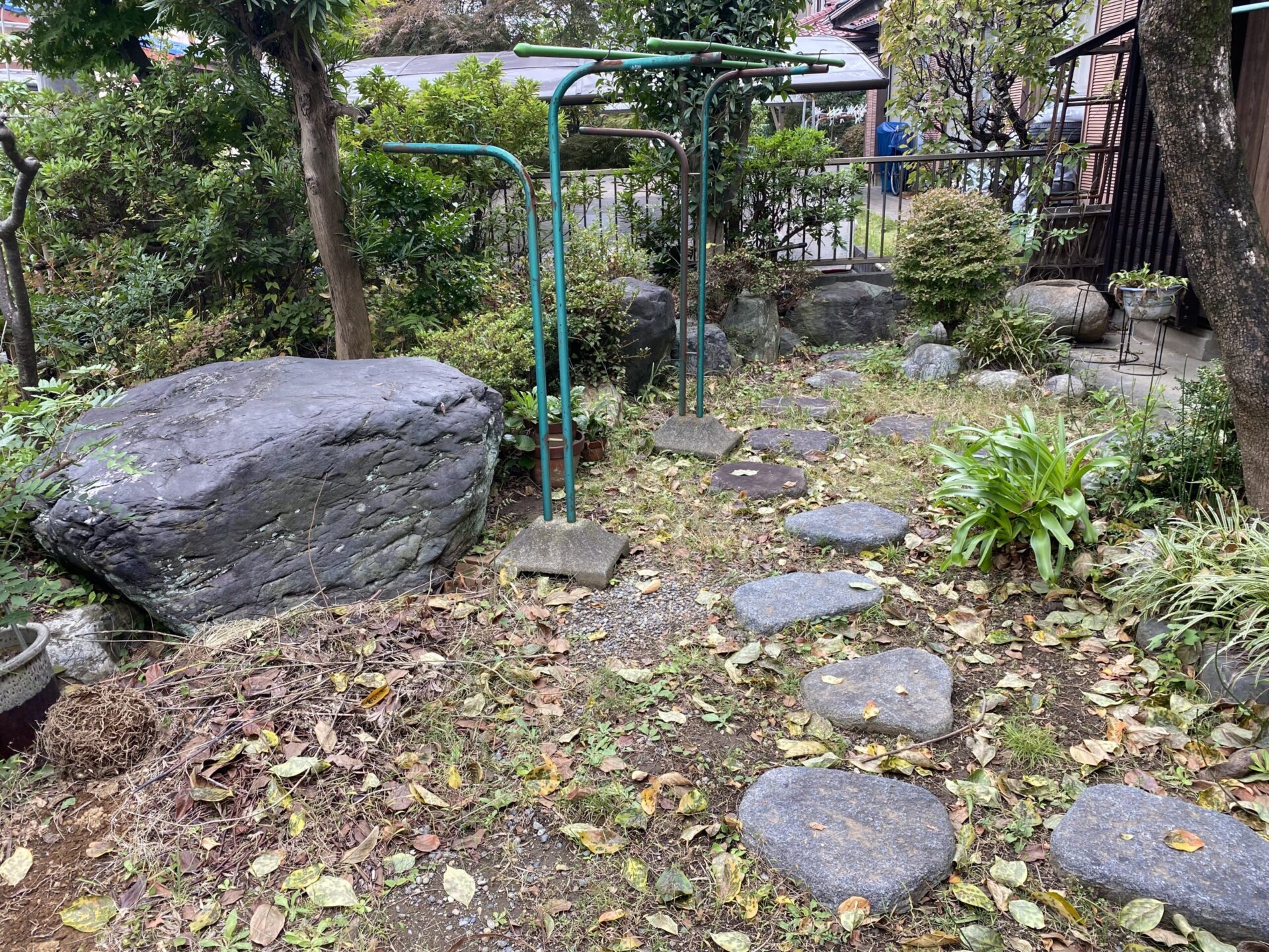 １０月２０日　狭山市　剪定　除草　作業報告